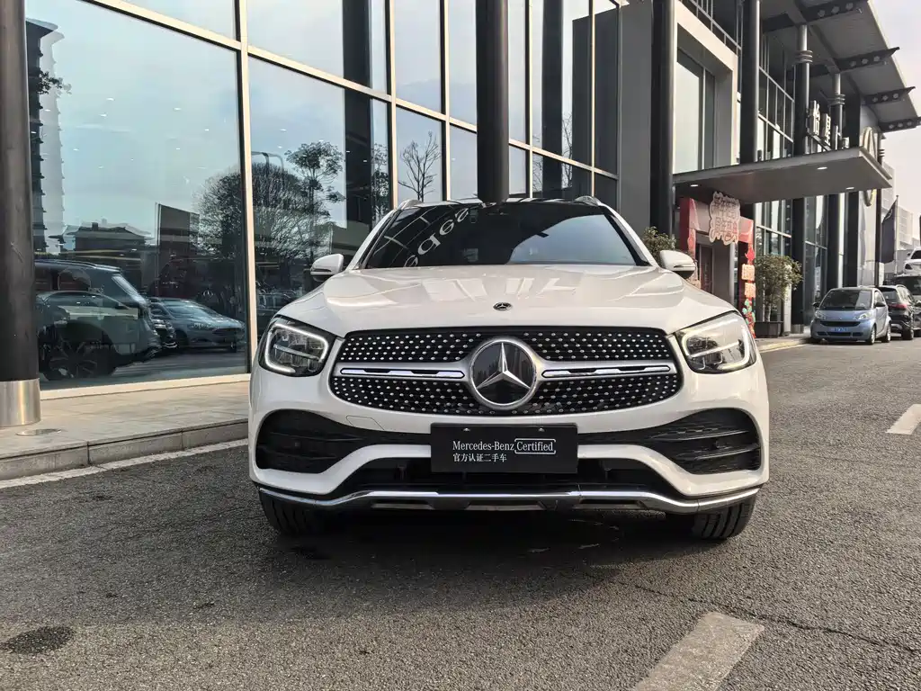 MERCEDES-BENZ GLC