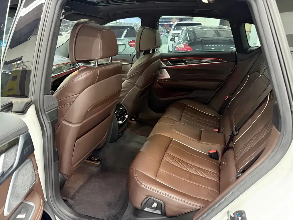 BMW 6 Series GT — миниатюра 8