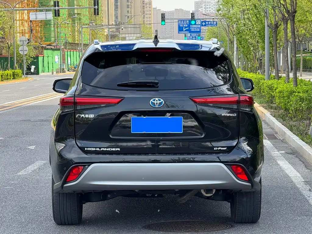 Toyota Highlander 2022 2.5L Luxury 7 мест