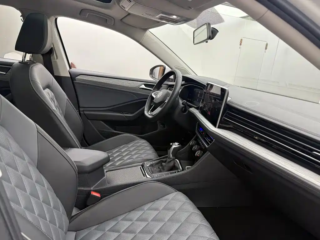 Volkswagen Sagitar — миниатюра 6