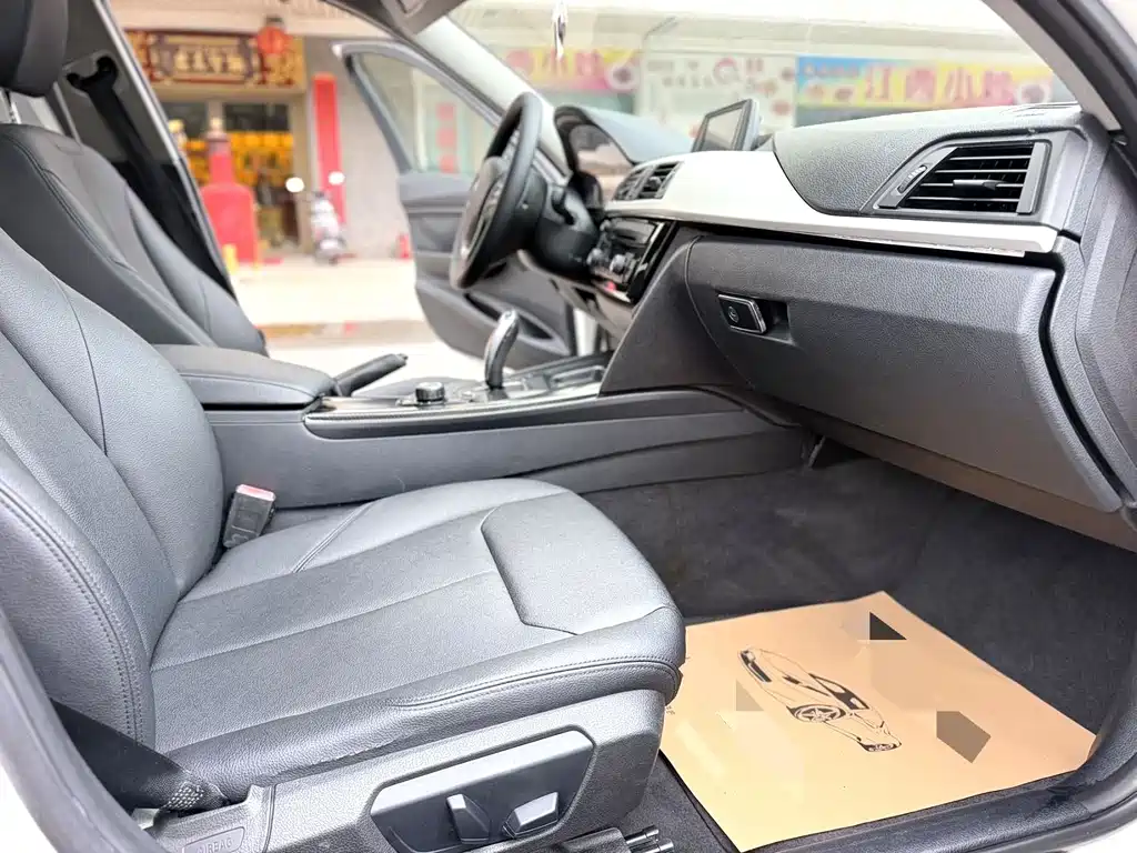 BMW 3 Series — миниатюра 8