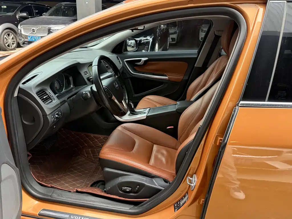 Volvo S60 — миниатюра 4
