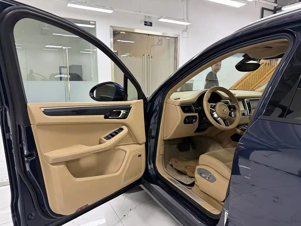 Porsche Macan — миниатюра 8