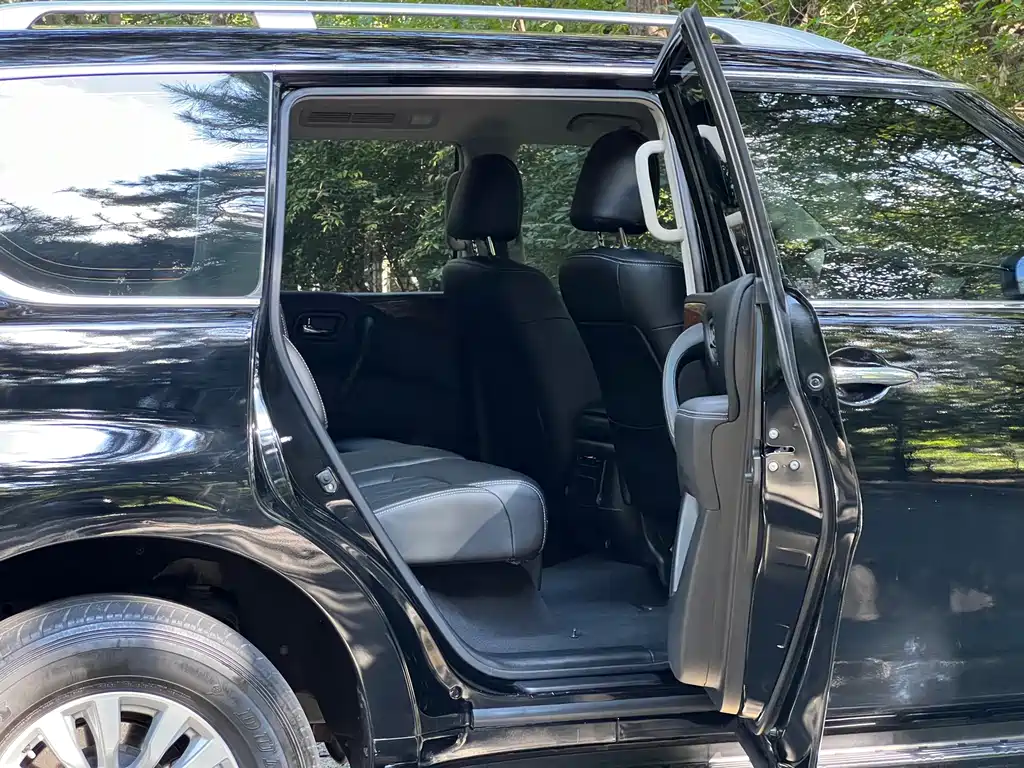 Nissan Patrol — миниатюра 25