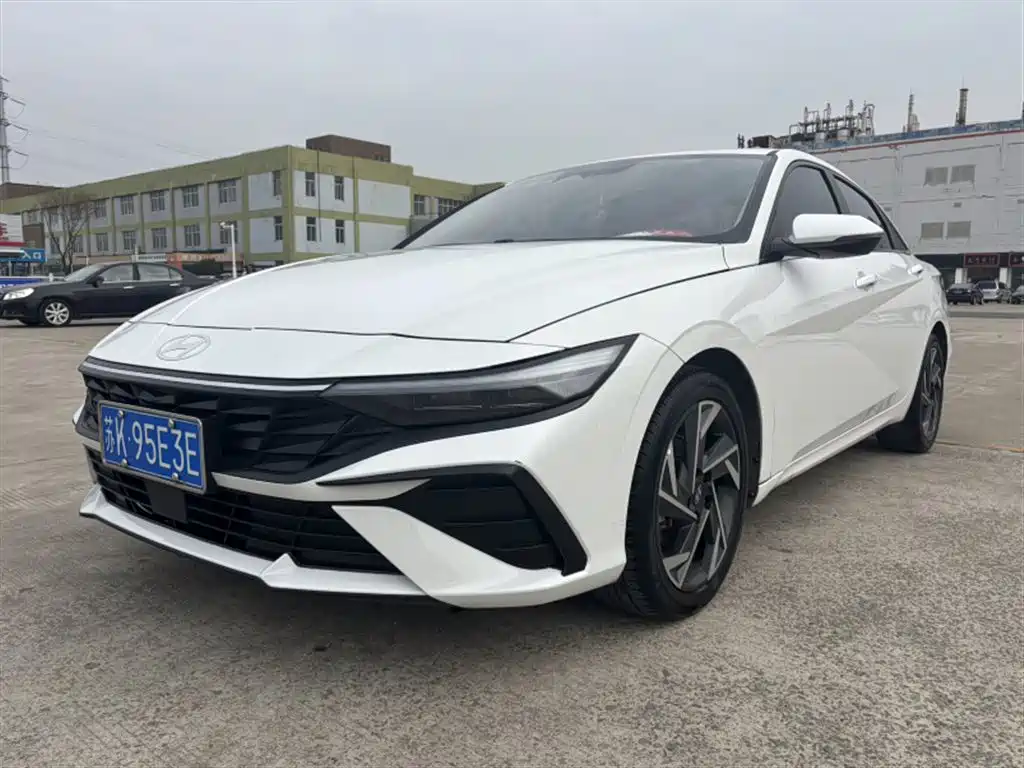 Hyundai Elantra 2024