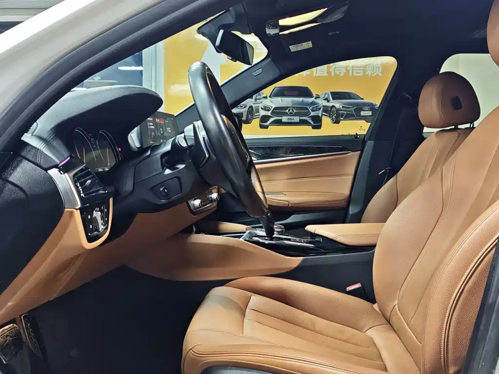 BMW 5 Series — миниатюра 4