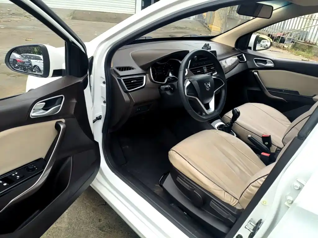Baojun 310W — миниатюра 16