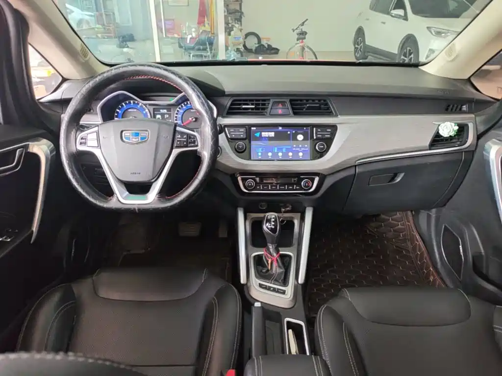 Geely Vision X3 — миниатюра 10