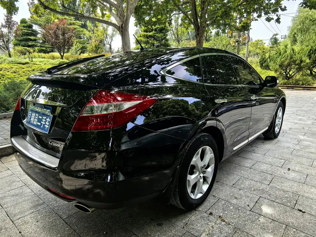 Honda Crosstour 2.4L Luxury Edition, фото 3