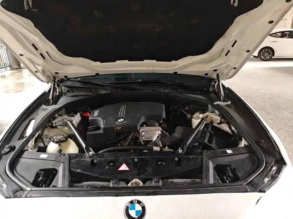 BMW 5 Series — миниатюра 20