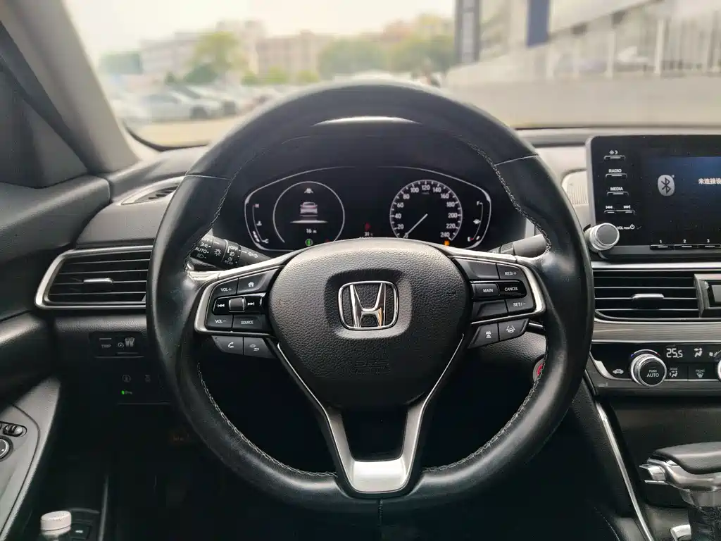 Honda Accord — миниатюра 18