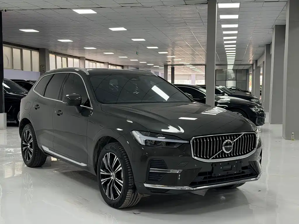 Volvo XC60 2022 B5 Luxury