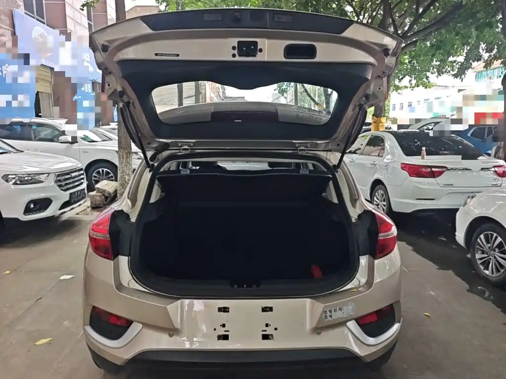 Geely Emgrand GS — миниатюра 19