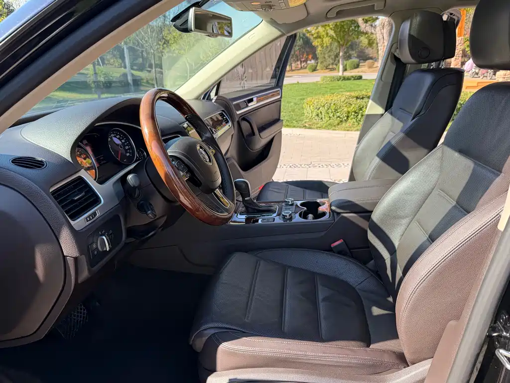 Volkswagen Touareg — миниатюра 10