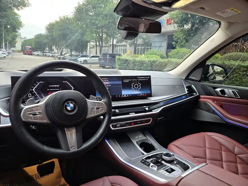 BMW X5 2023 xDrive 30Li Premium M Sport