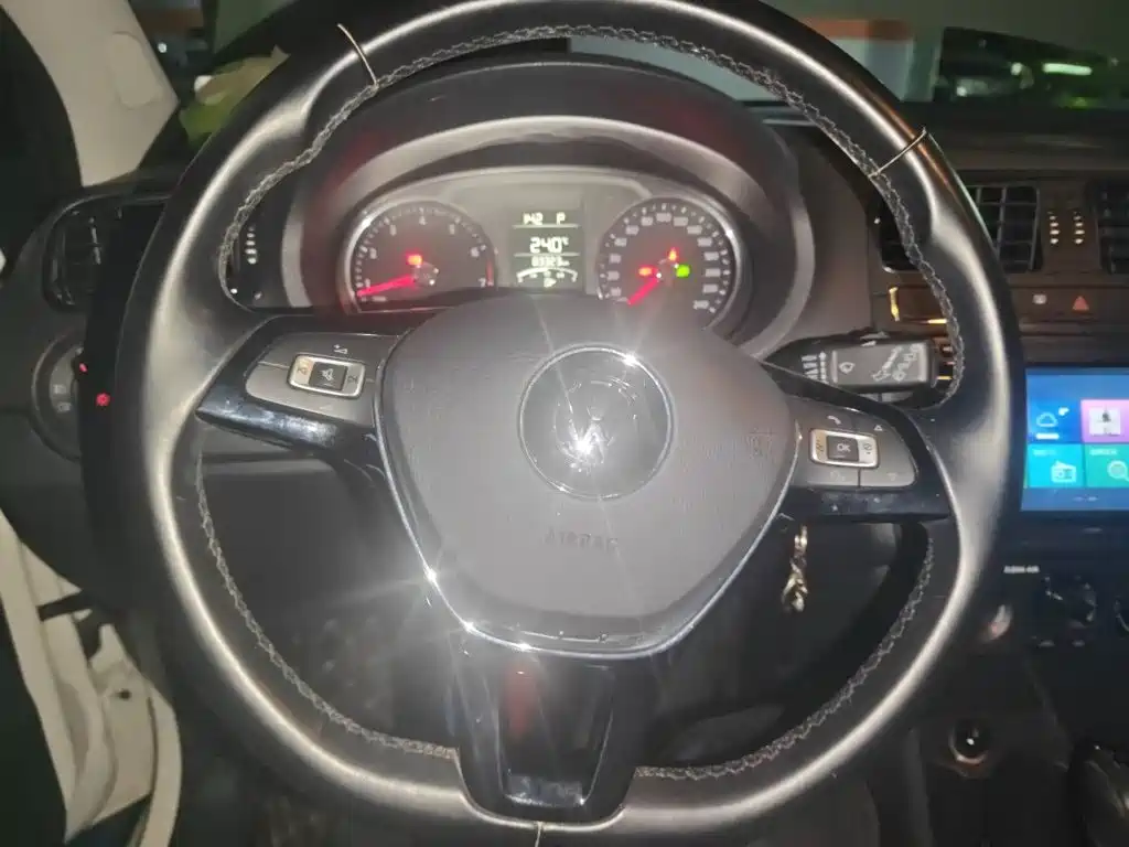 Volkswagen Polo — миниатюра 6