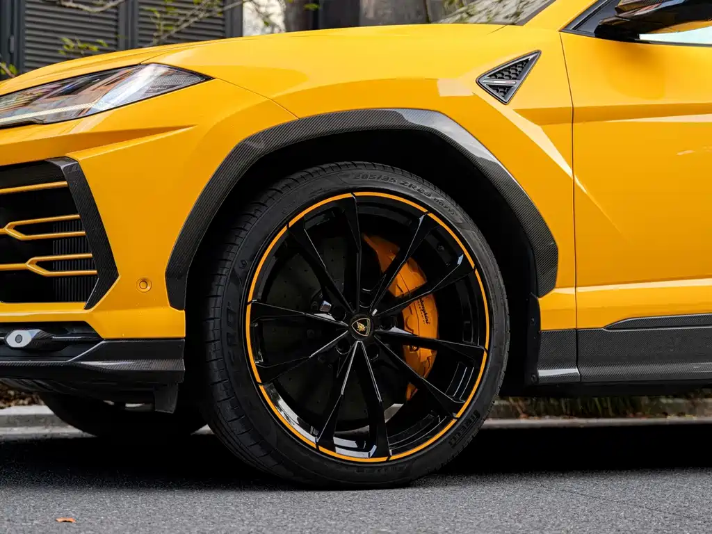Lamborghini Urus — миниатюра 13
