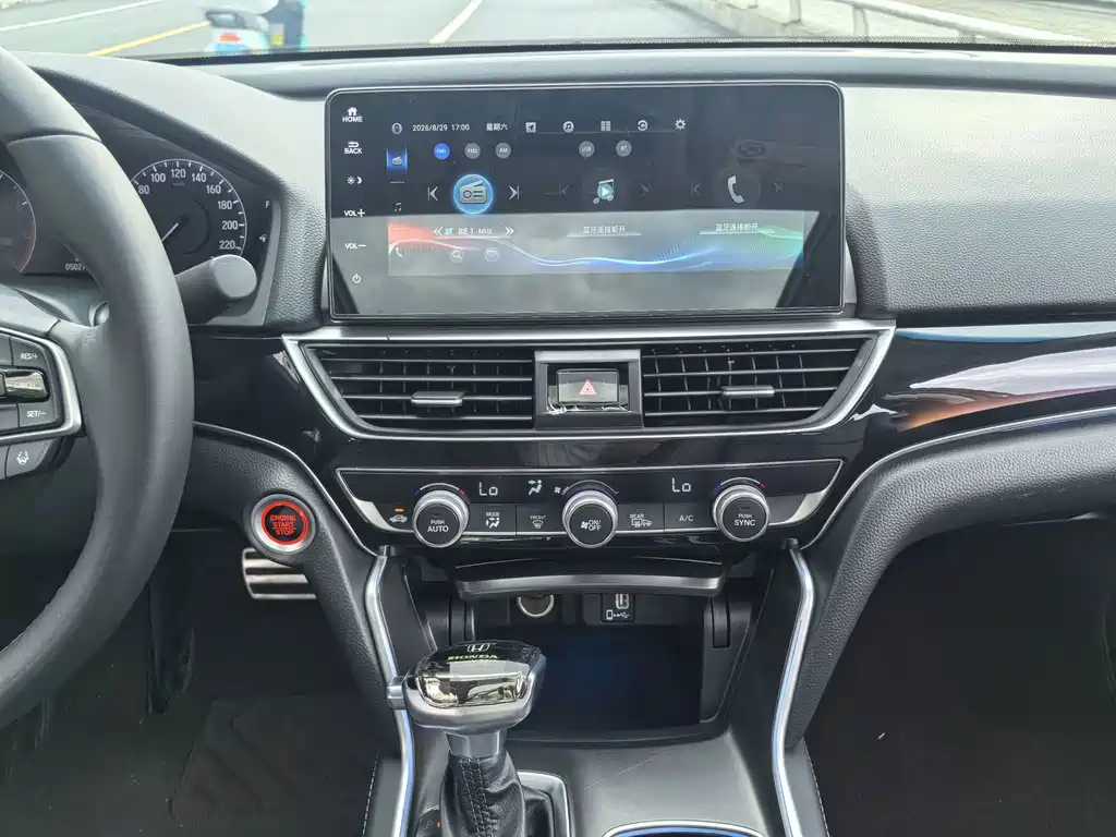 Honda Accord — миниатюра 13