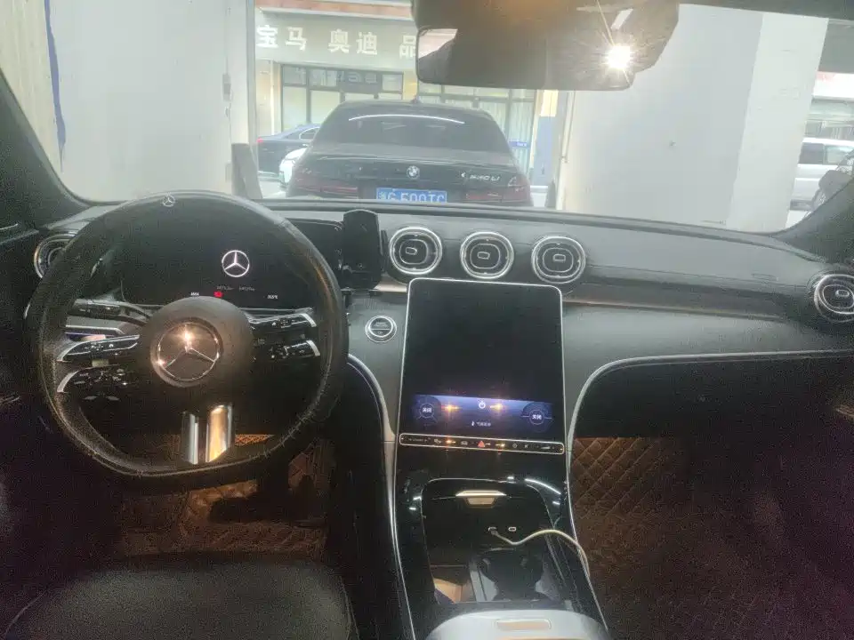 Mercedes-Benz C-Class — миниатюра 4