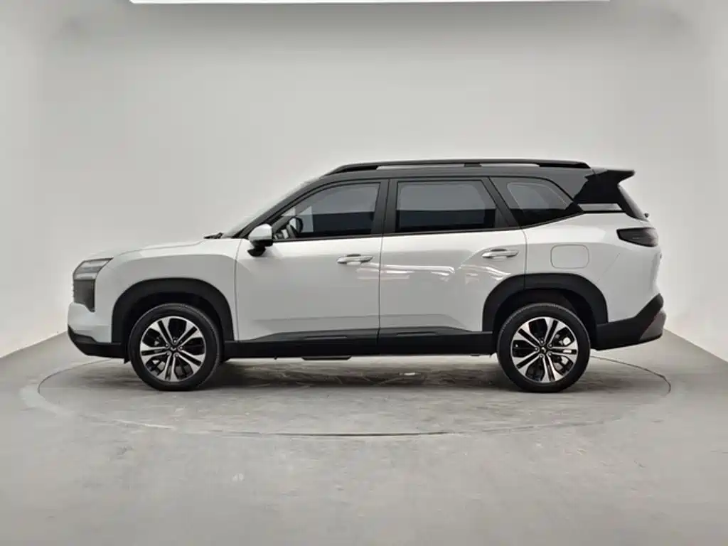 Wuling Xingguang 560 New Energy — миниатюра 2