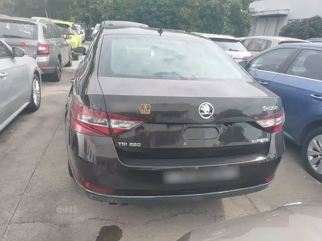 Skoda Superb — миниатюра 6