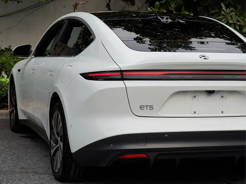 NIO NIO ET5