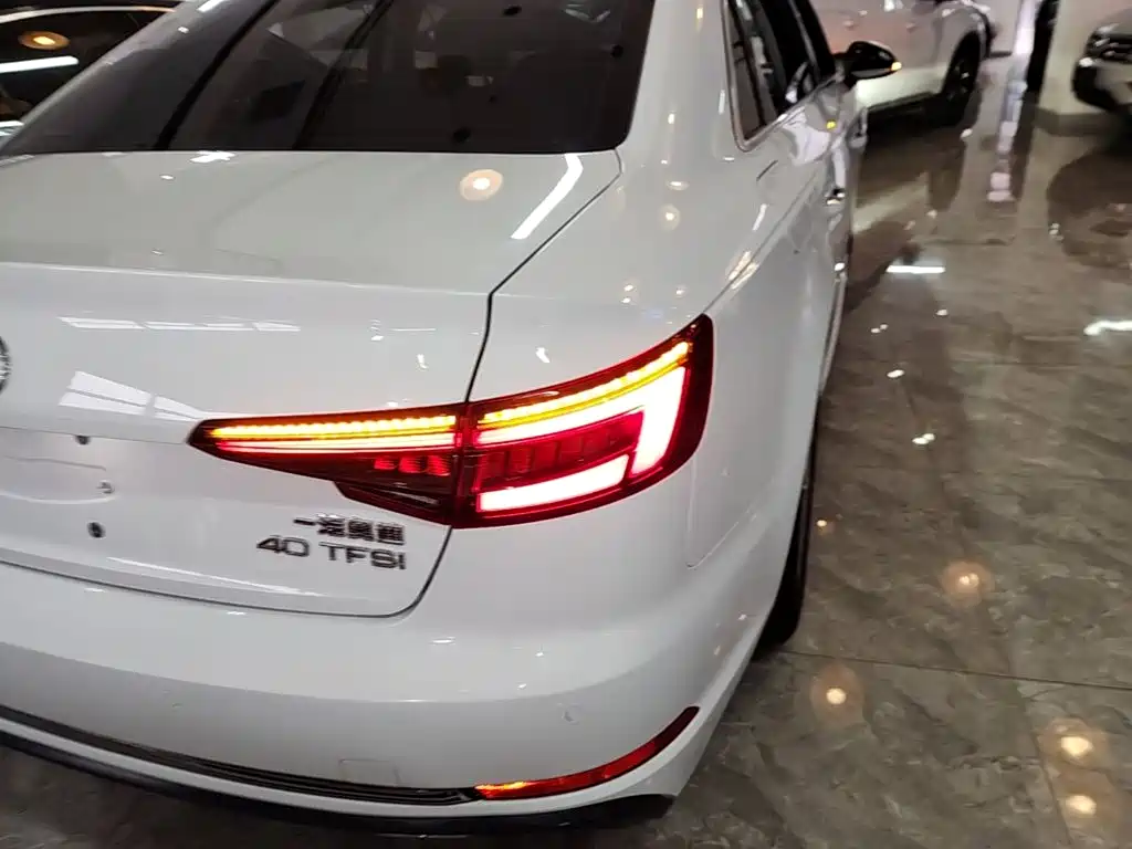 Audi A4L — миниатюра 8