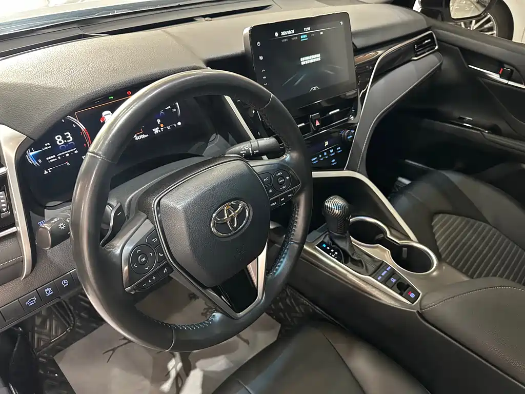 Toyota Camry — миниатюра 5