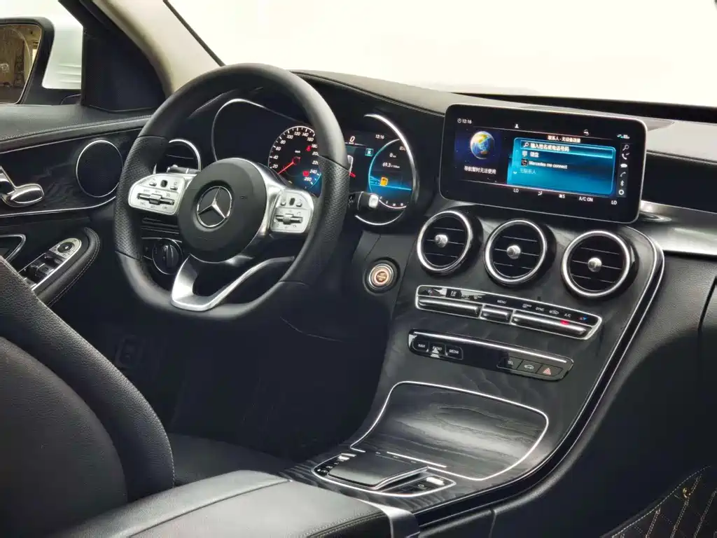 Mercedes-Benz C-Class — миниатюра 11