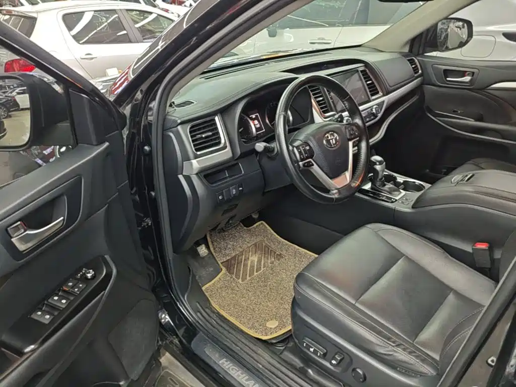 Toyota Highlander — миниатюра 16