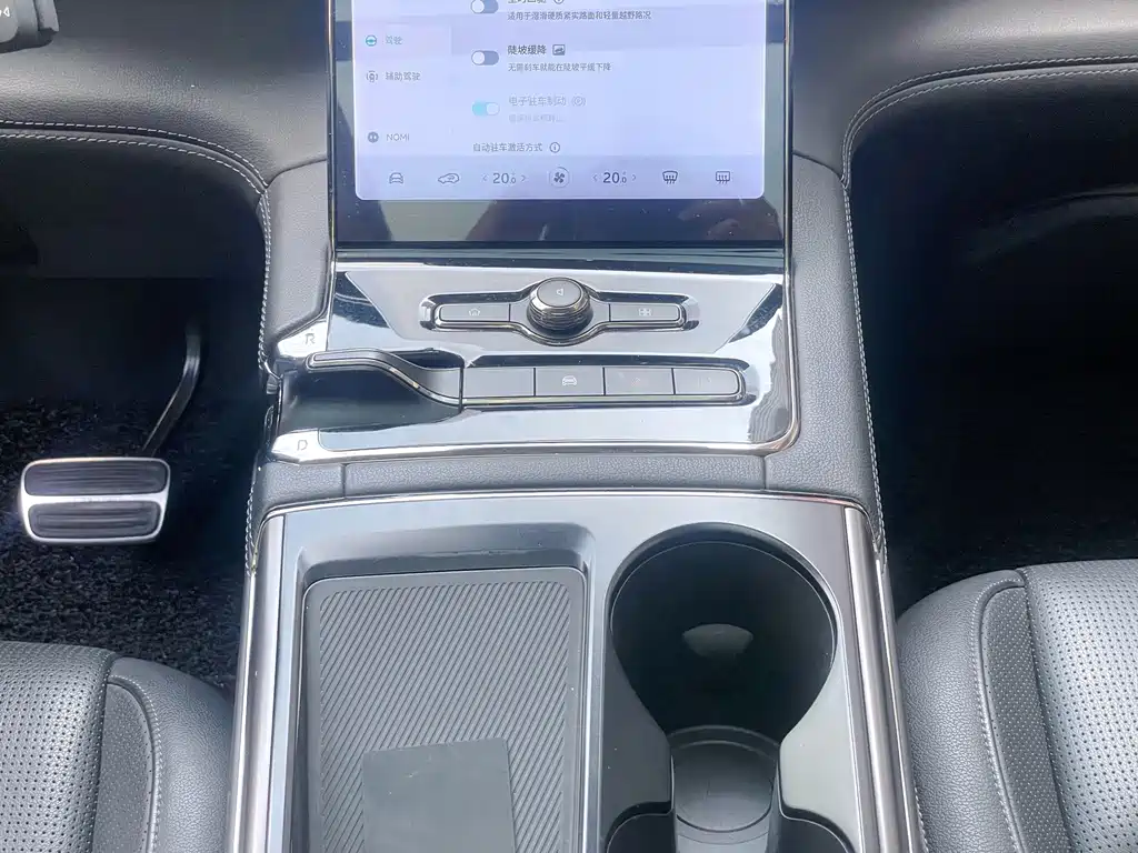NIO ES8 — миниатюра 19