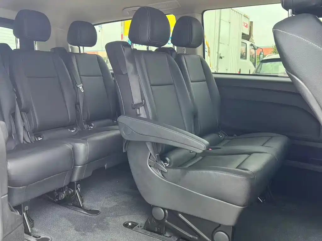 Mercedes-Benz Vito 2021 2.0T Elite 7 мест