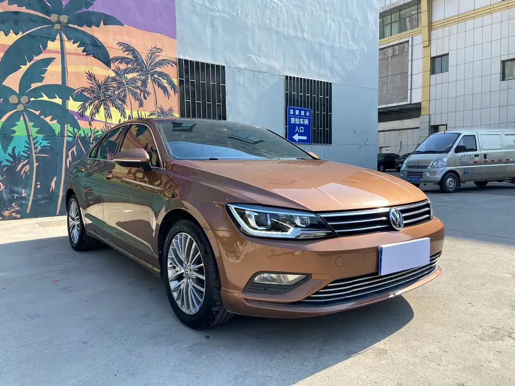 Volkswagen Lamando 2015 330TSI DSG Luxury