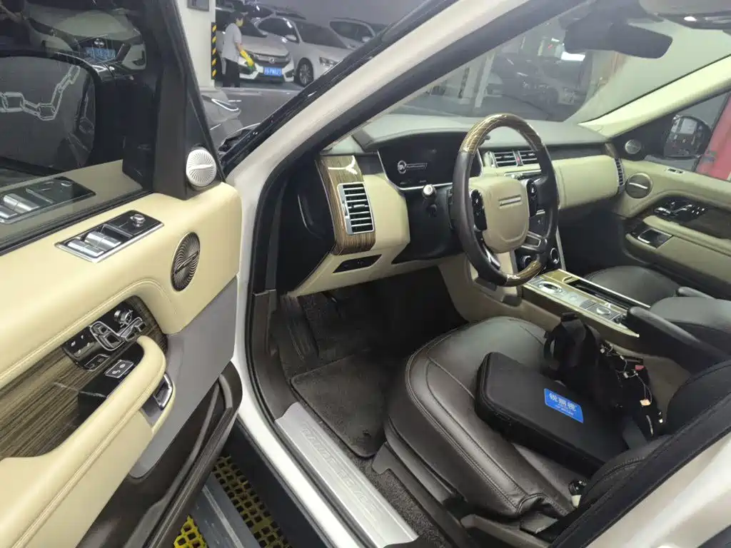 Land Rover Range Rover — миниатюра 14