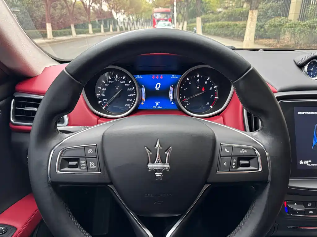 MASERATI GHIBLI