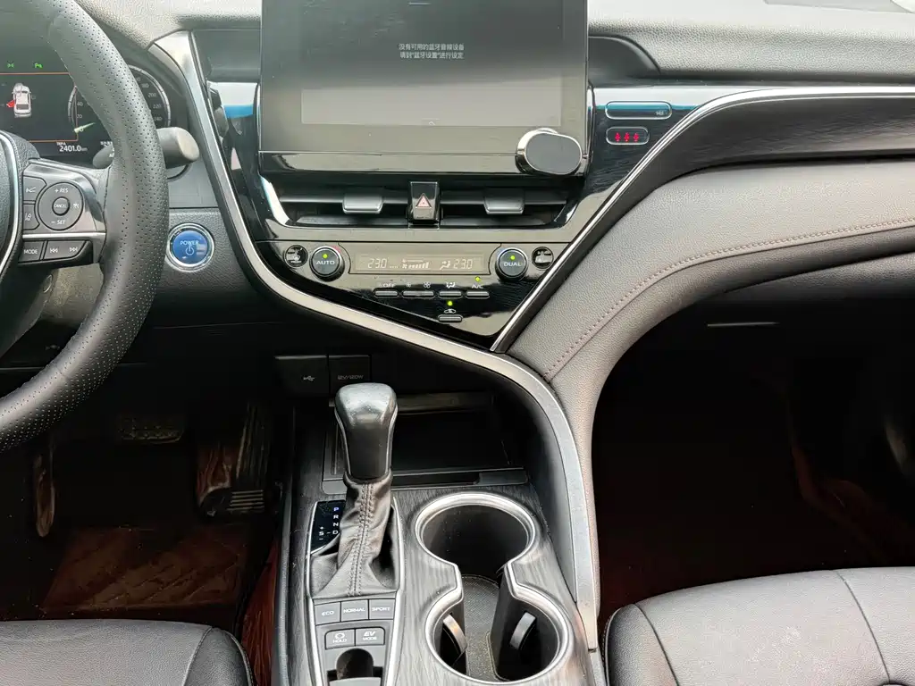Toyota Camry — миниатюра 13
