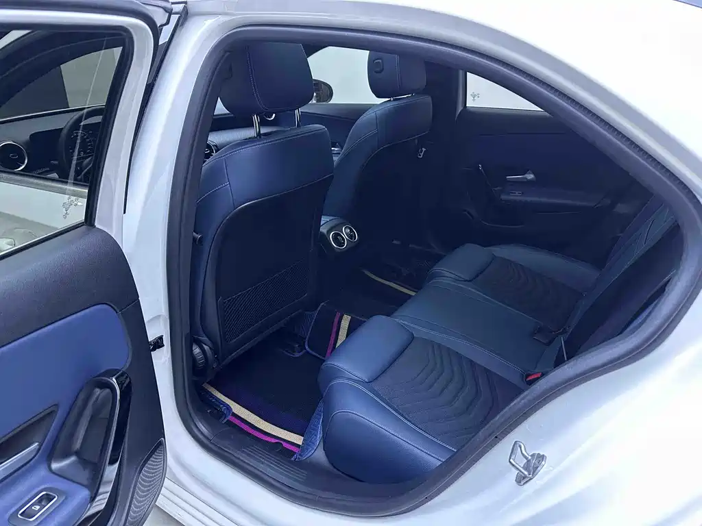 Mercedes-Benz A-Class — миниатюра 10