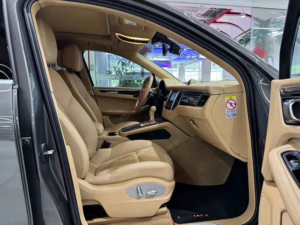 Porsche Macan — миниатюра 8
