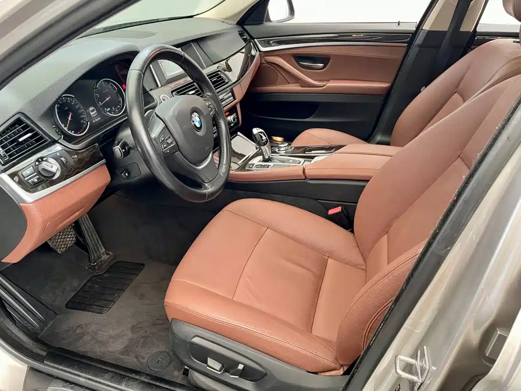 BMW 5 Series — миниатюра 6
