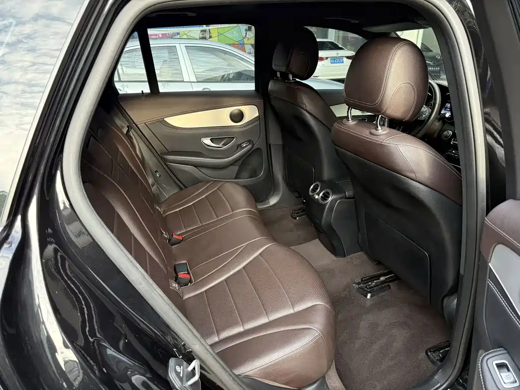 Mercedes-Benz GLC — миниатюра 10
