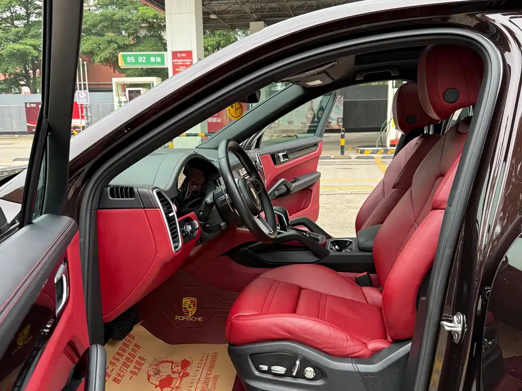 Porsche Cayenne — миниатюра 11