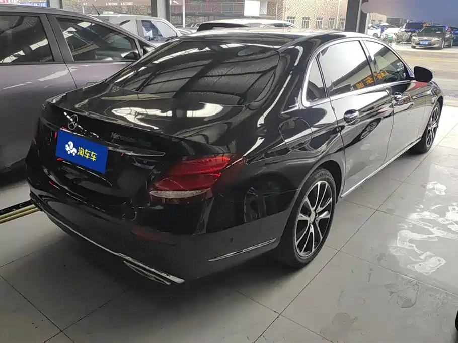 MERCEDES-BENZ E CLASS