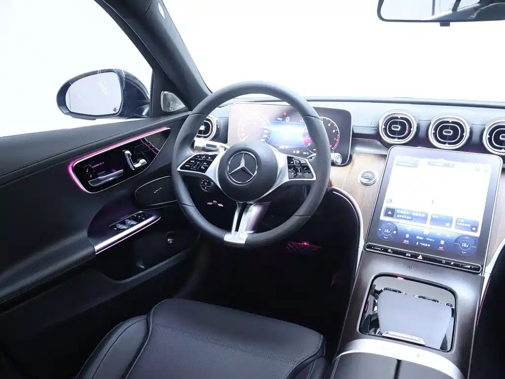 Mercedes-Benz C-Class — миниатюра 14