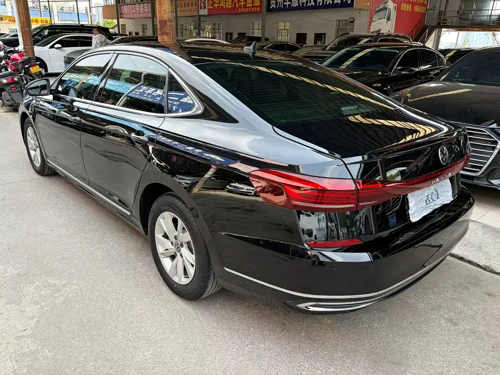 Volkswagen Passat — миниатюра 12