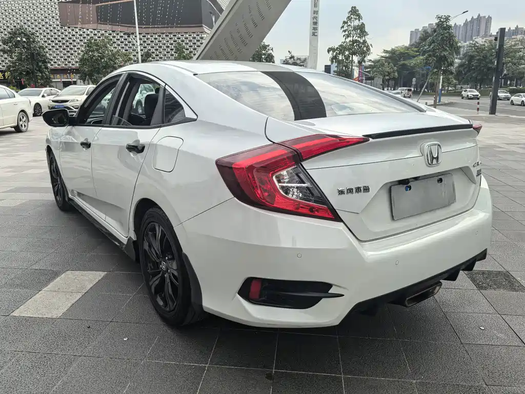 Honda Civic — миниатюра 6