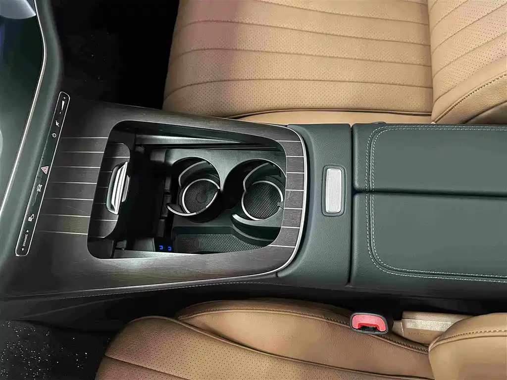Mercedes-Benz E-Class — миниатюра 11