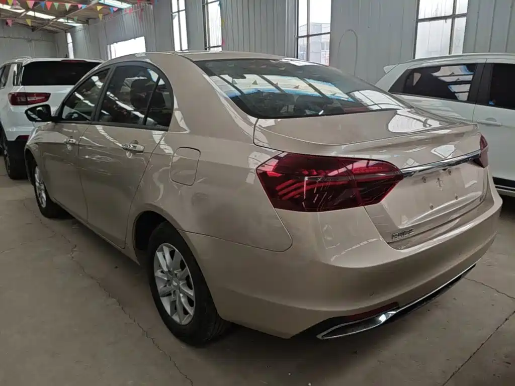 Geely Emgrand — миниатюра 5