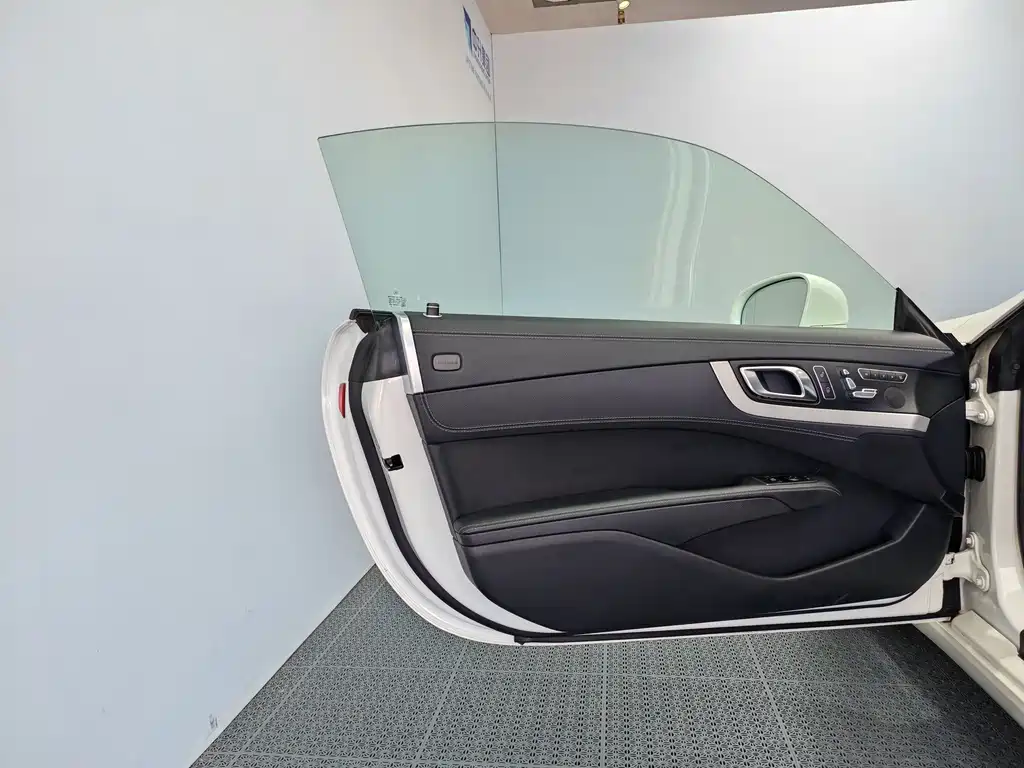 Mercedes-Benz SL-Class — миниатюра 10