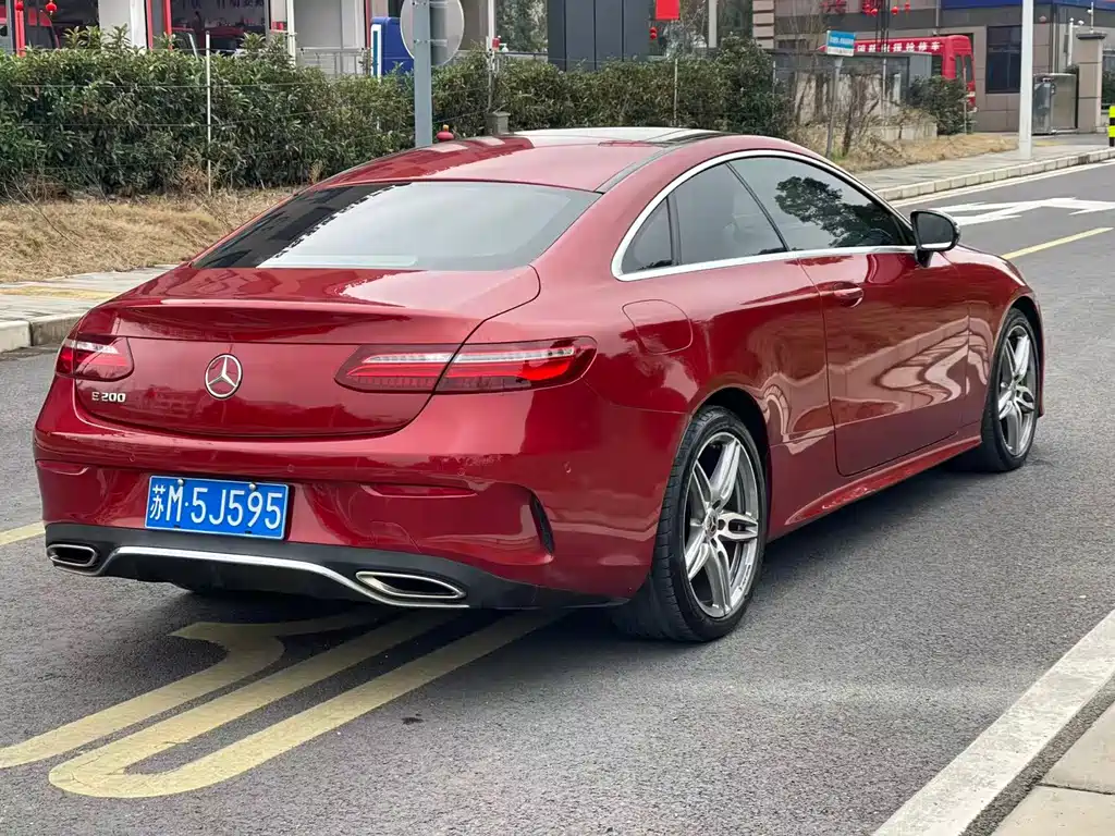 MERCEDES-BENZ E CLASS