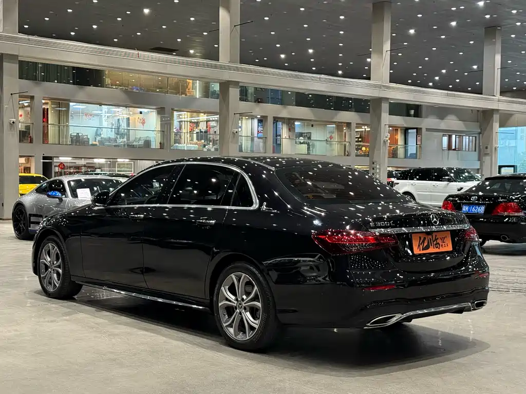 MERCEDES-BENZ E CLASS